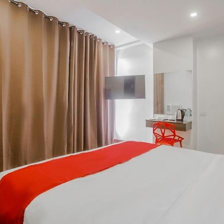 Oyo 637 Fox Hotel Quezon City Buitenkant foto