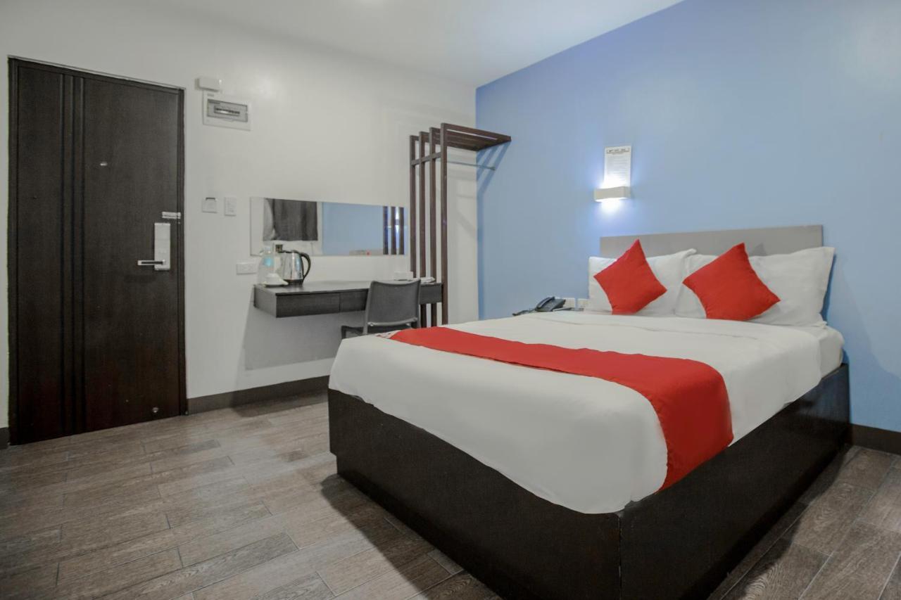 Oyo 637 Fox Hotel Quezon City Buitenkant foto