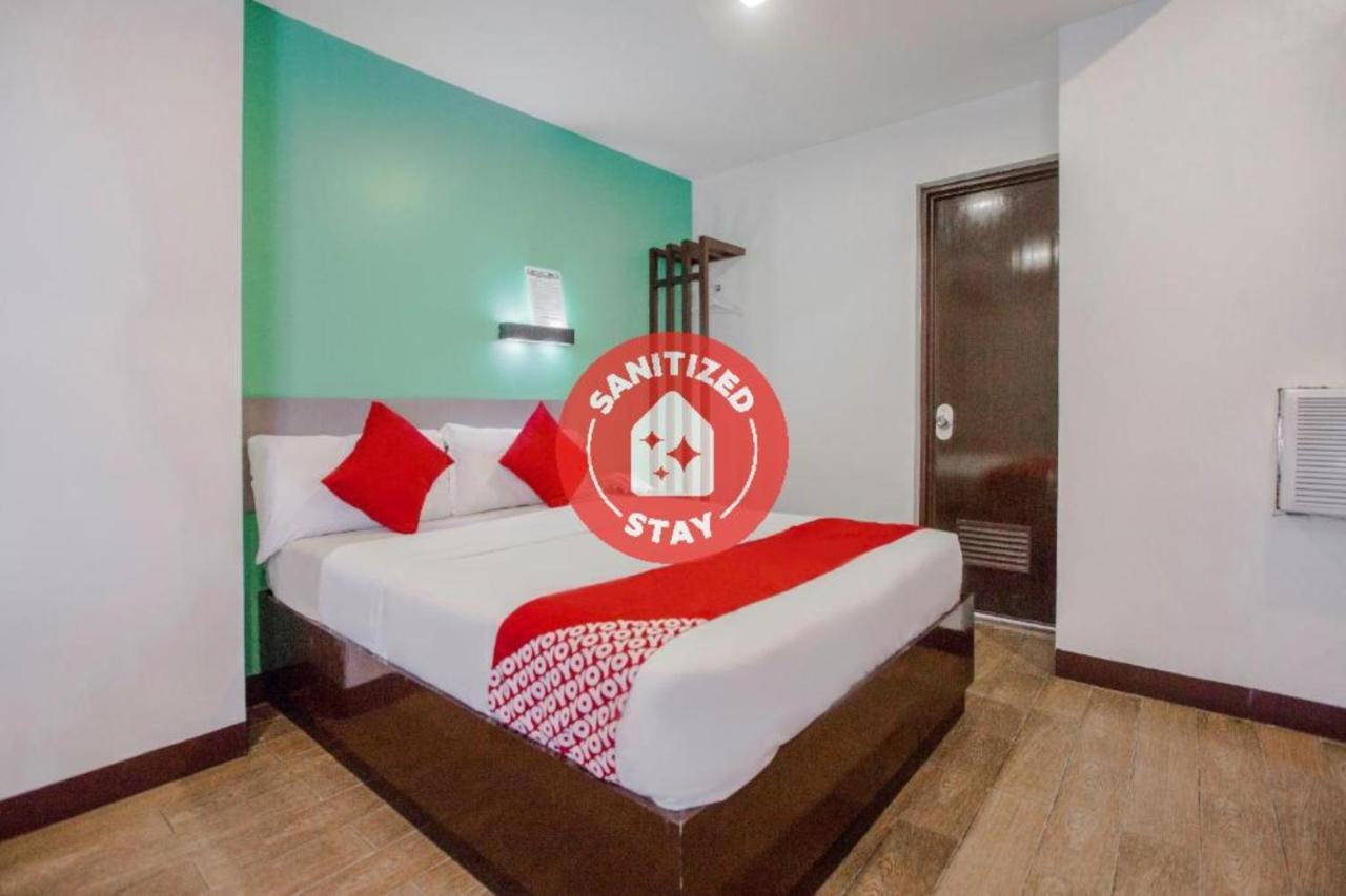 Oyo 637 Fox Hotel Quezon City Buitenkant foto