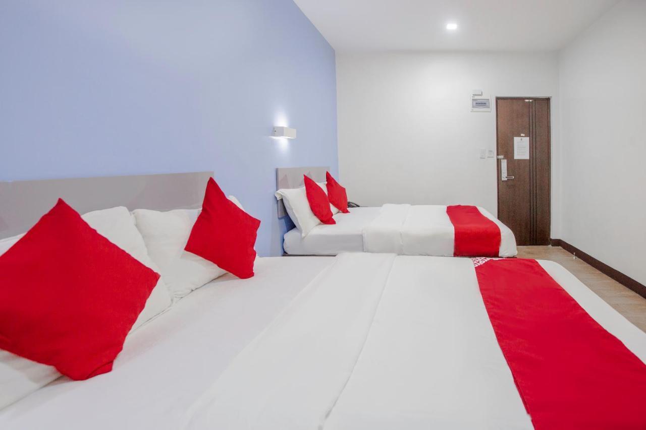 Oyo 637 Fox Hotel Quezon City Buitenkant foto