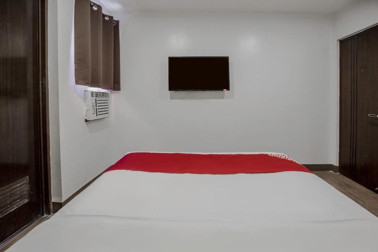 Oyo 637 Fox Hotel Quezon City Buitenkant foto