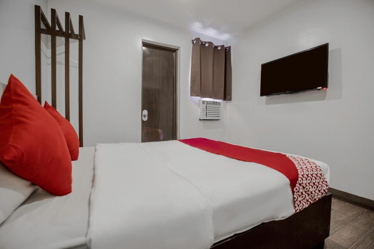 Oyo 637 Fox Hotel Quezon City Buitenkant foto