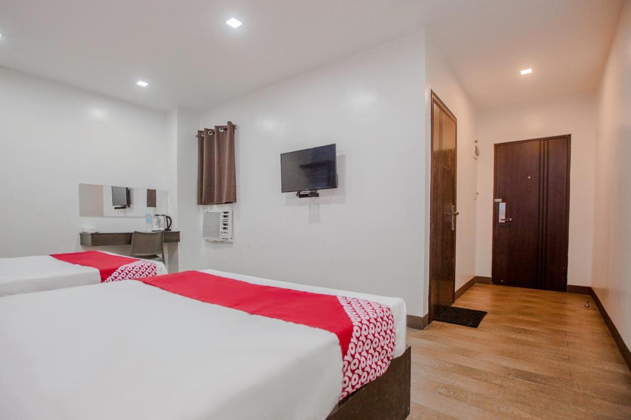 Oyo 637 Fox Hotel Quezon City Buitenkant foto