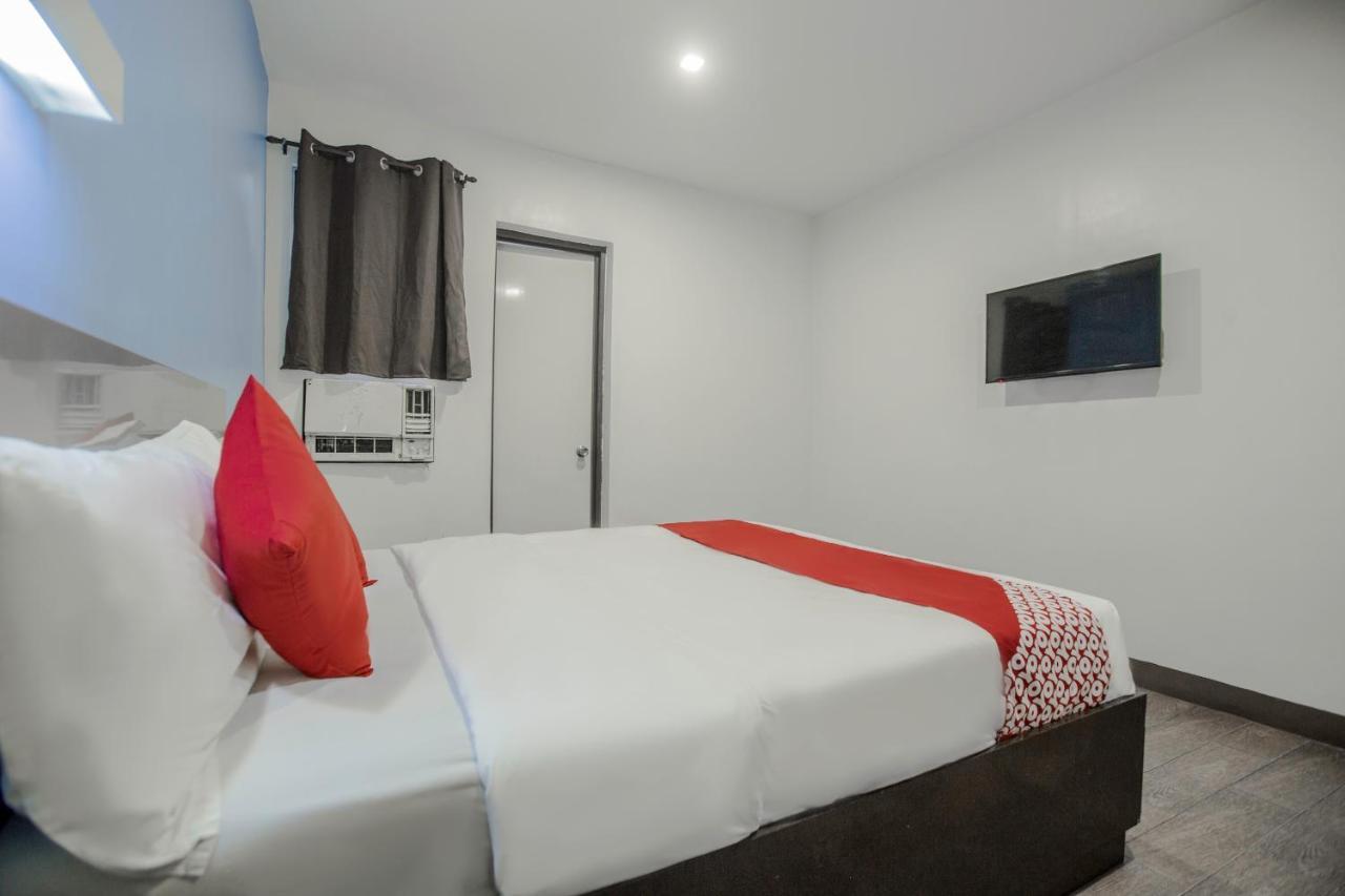 Oyo 637 Fox Hotel Quezon City Buitenkant foto