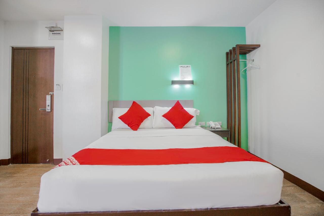 Oyo 637 Fox Hotel Quezon City Buitenkant foto