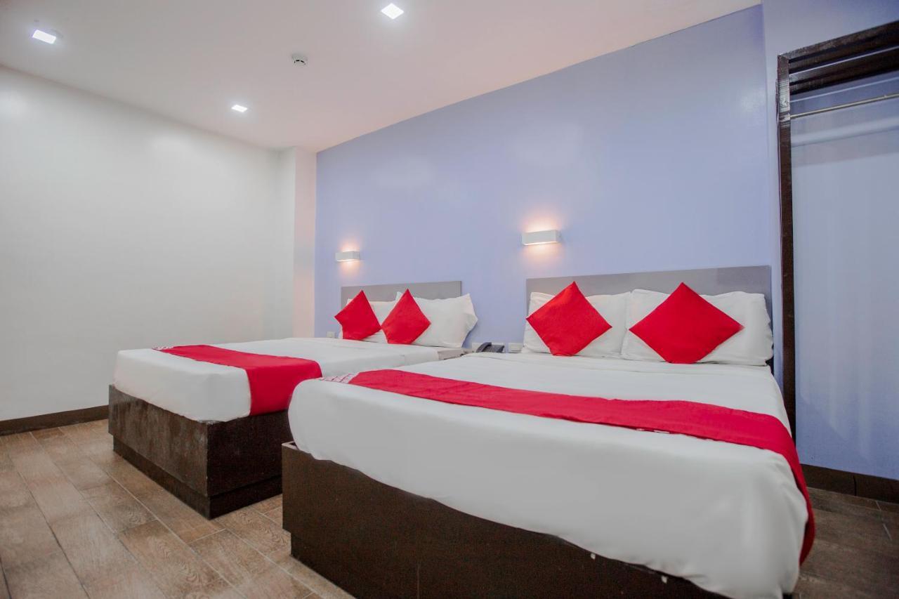 Oyo 637 Fox Hotel Quezon City Buitenkant foto