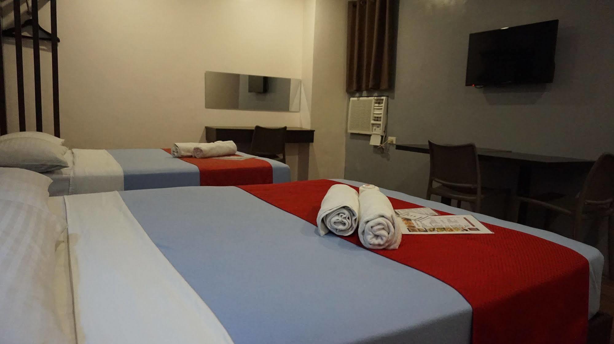 Oyo 637 Fox Hotel Quezon City Buitenkant foto