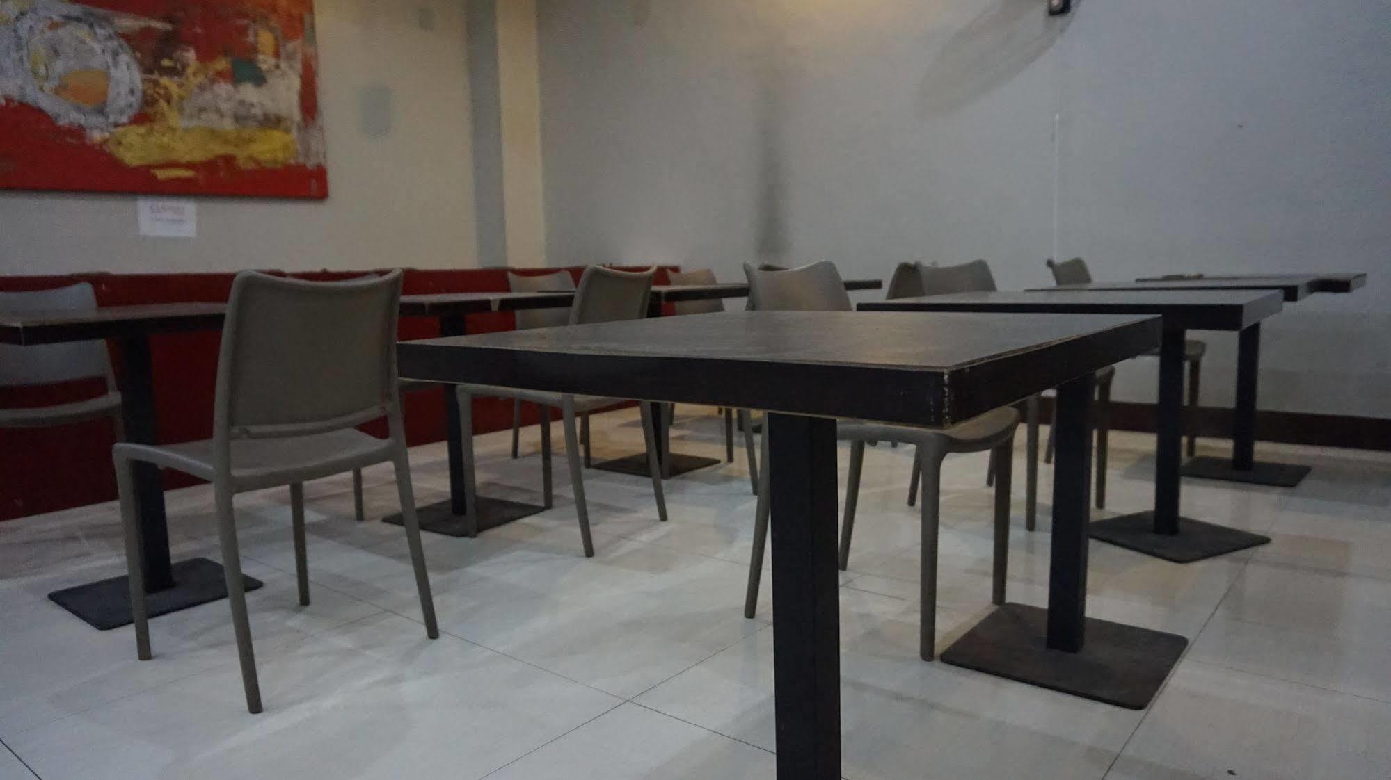Oyo 637 Fox Hotel Quezon City Buitenkant foto